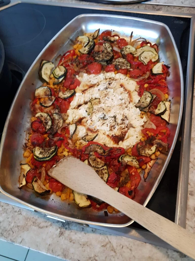20210220 123408 scaled e1615217352392 Mediterranes Ofengemüse mit Feta und Kabeljau