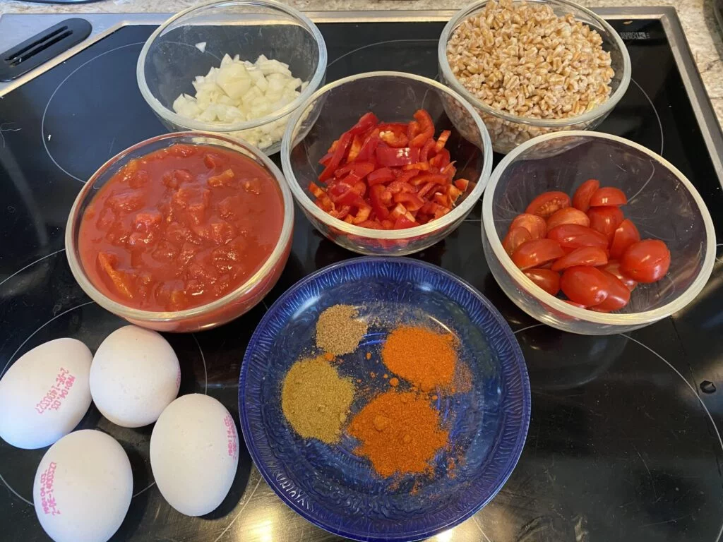 Shakshuka mit Dinkel als vollwertiges Mittagessen 4 Shakshuka
