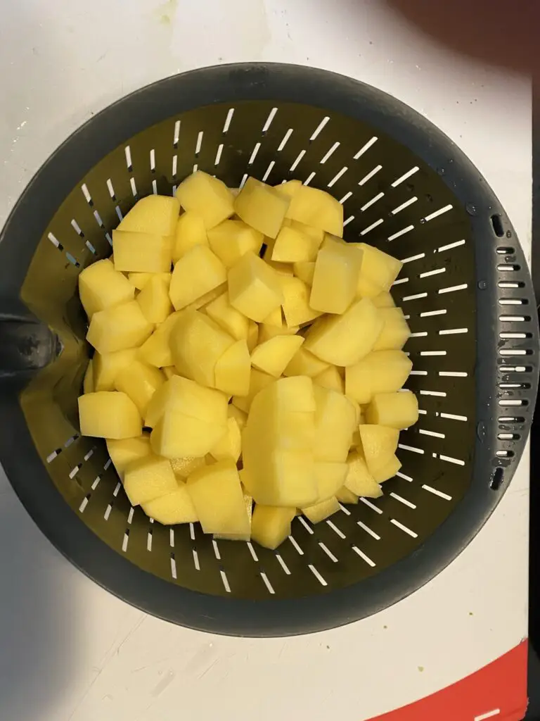 A6BD429E 40F7 47B7 ADA8 67F1BF995DA3 Schnelle Brokkoli Cremesuppe mit Kartoffeln