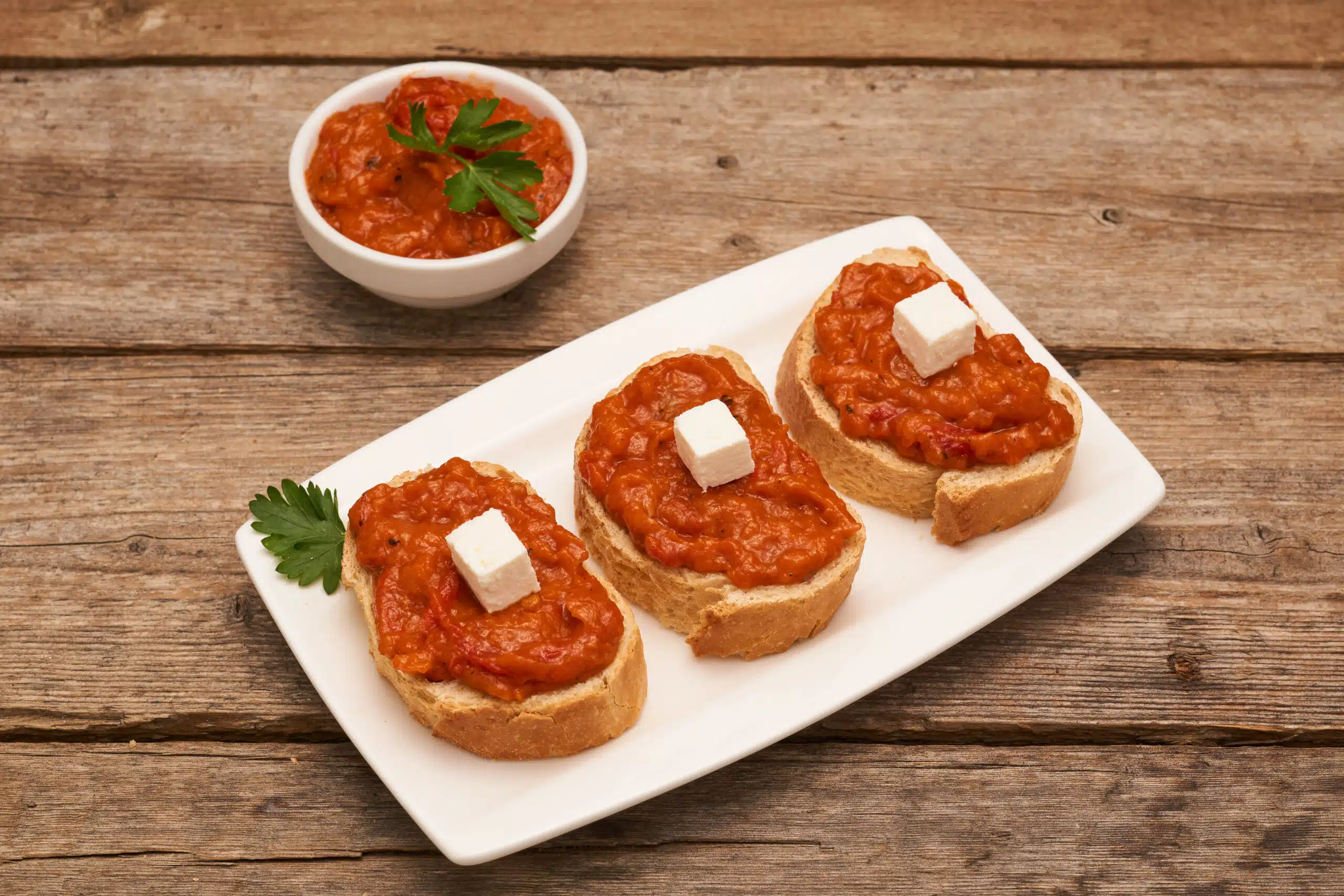Selbstgemachter Tomaten-Dip mit Feta: Ein köstlicher Genuss für Snacks und Vorspeise 7 Tomaten-Feta Dipp