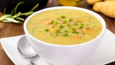 Köstliche Kartoffelsuppe: Ein Herz erwärmendes Gericht für kalte Tage 21 Leckere Kartoffelsuppe mit Würstchen